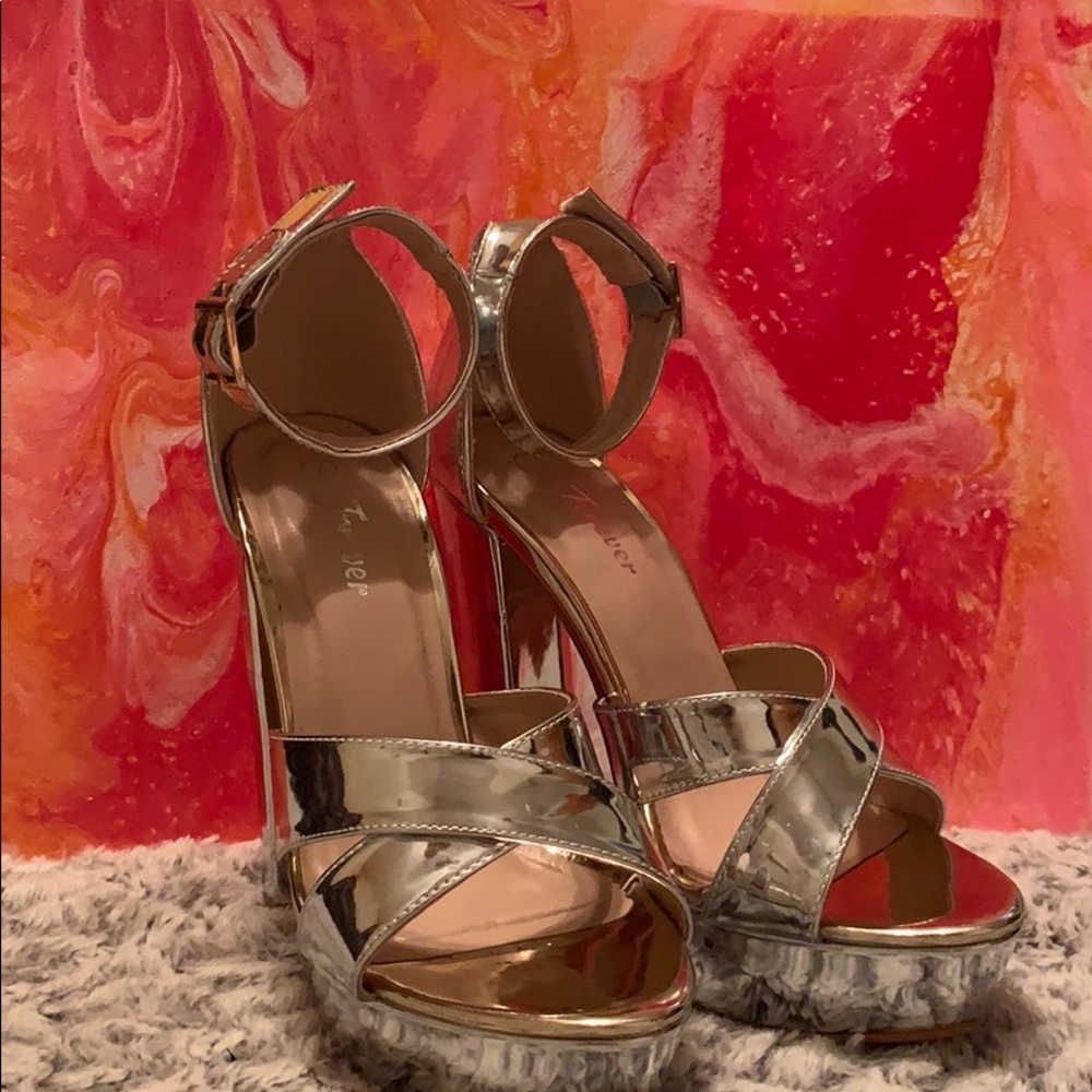 Size 7 silver heels